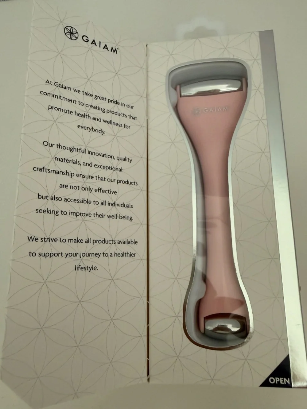 GAIAM | Dual-Ended METAL Facial Roller | PINK - GREEN | Relaxing Massage Roller